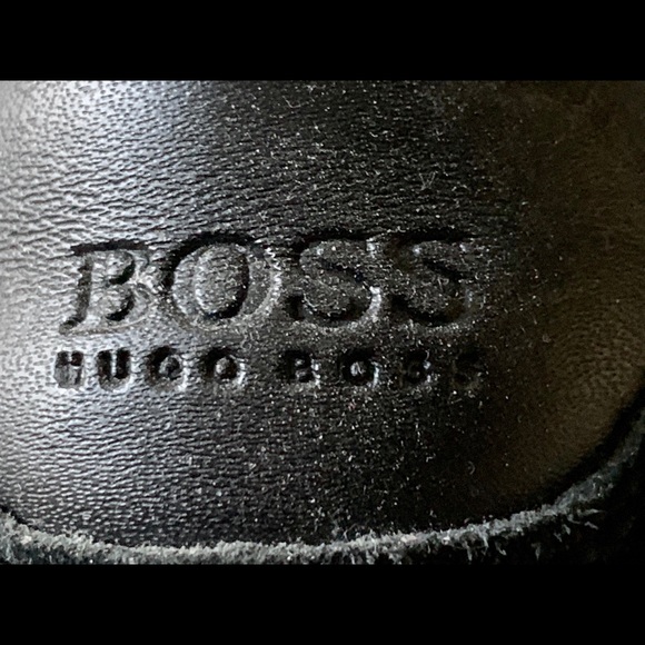 Men’s Hugo boss 10 1/2 shoes very slick very cool! - Picture 4 of 7